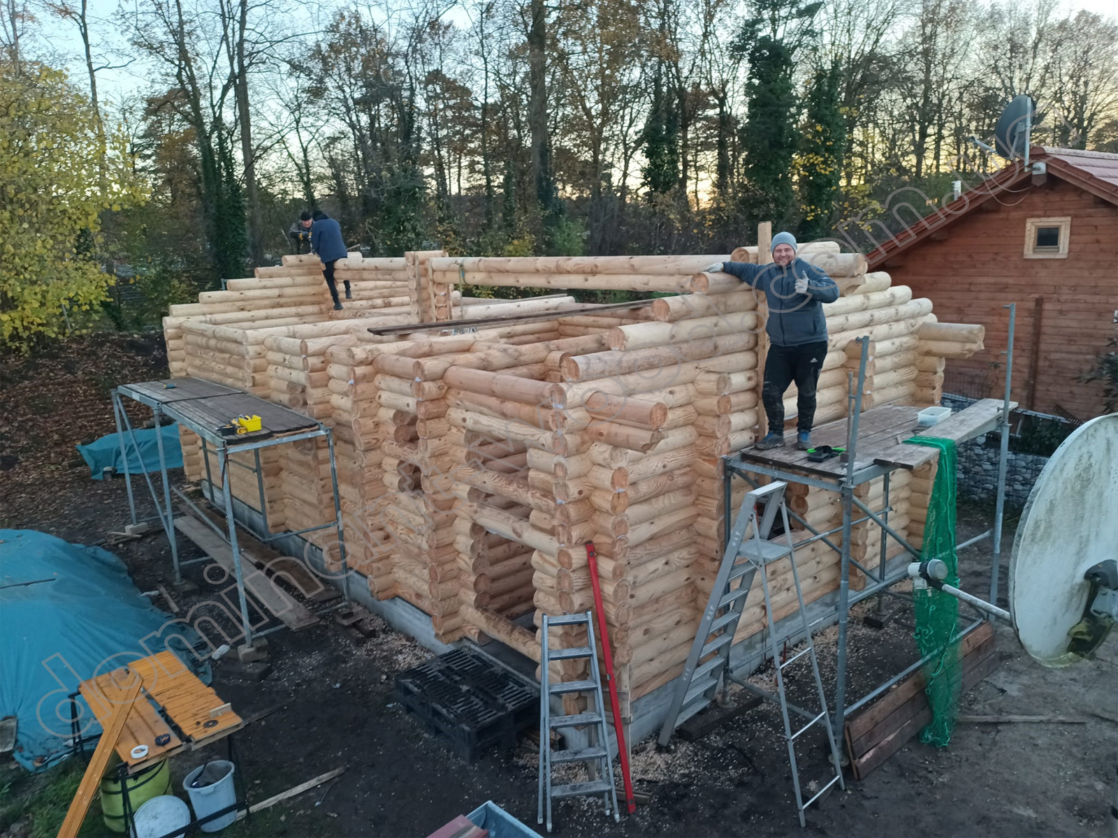 Монтаж стін колодчастого будинку Монтаж стін колодчастого будинку