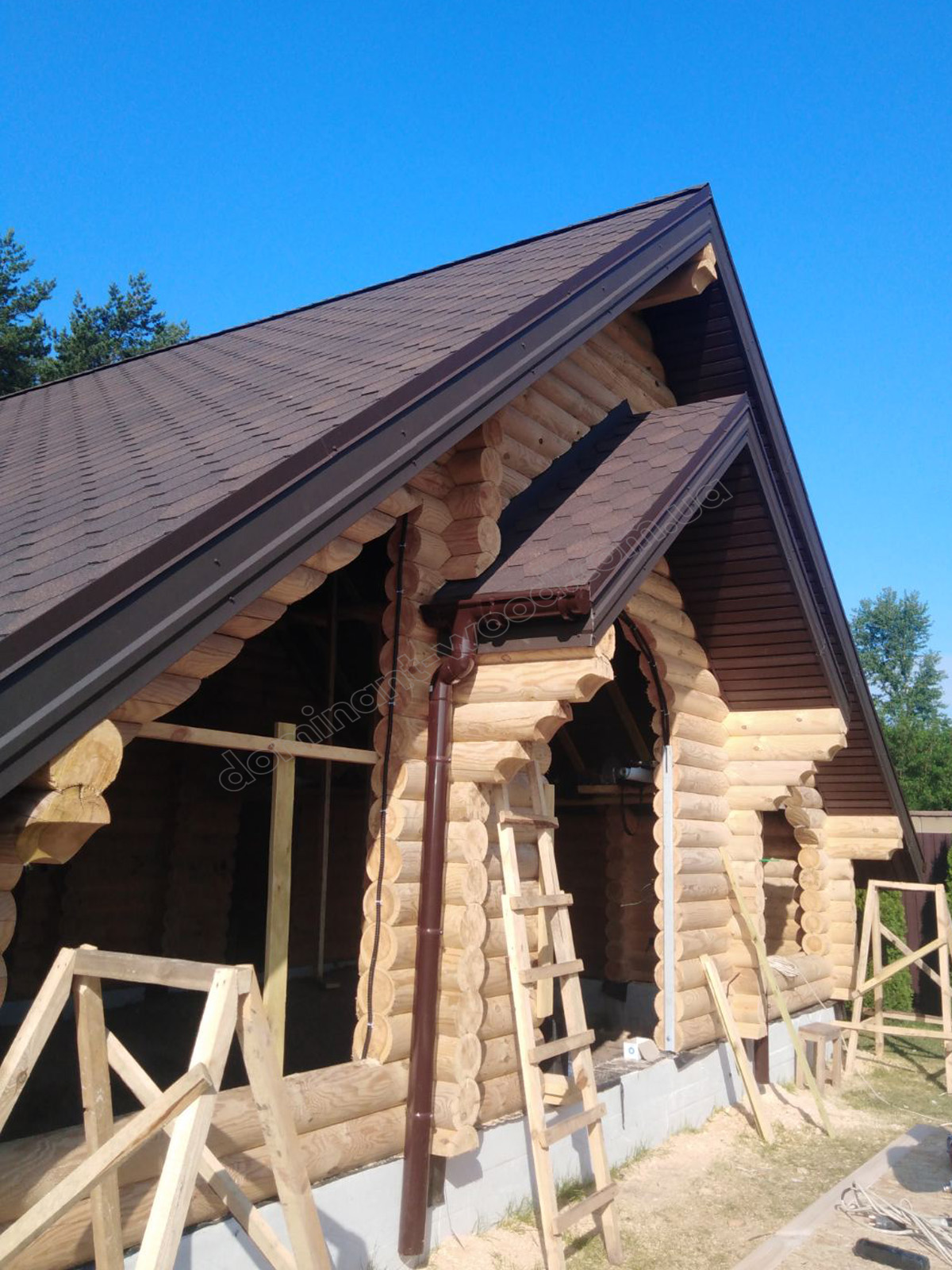 Монтаж покрівлі та водостічної системи дерев’яного будинку Монтаж покрівлі та водостічної системи дерев’яного будинку