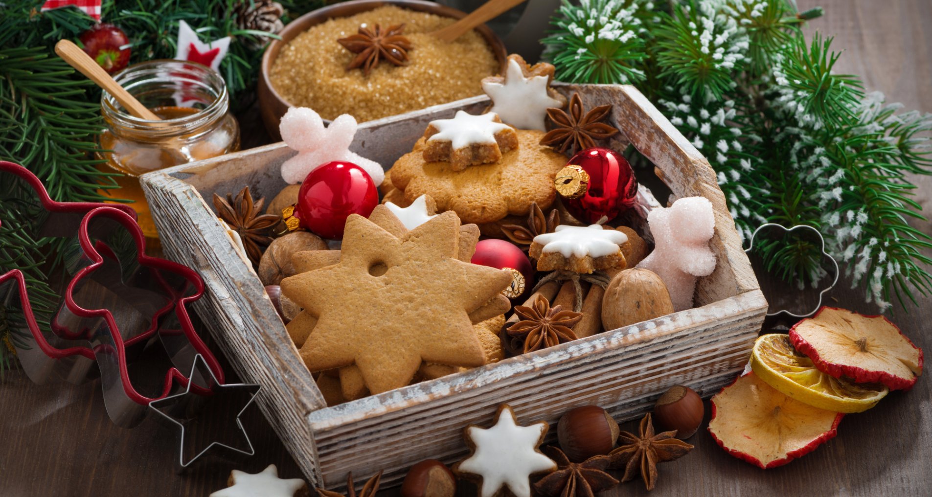 Ялинкові прикраси та різдвяна випічка