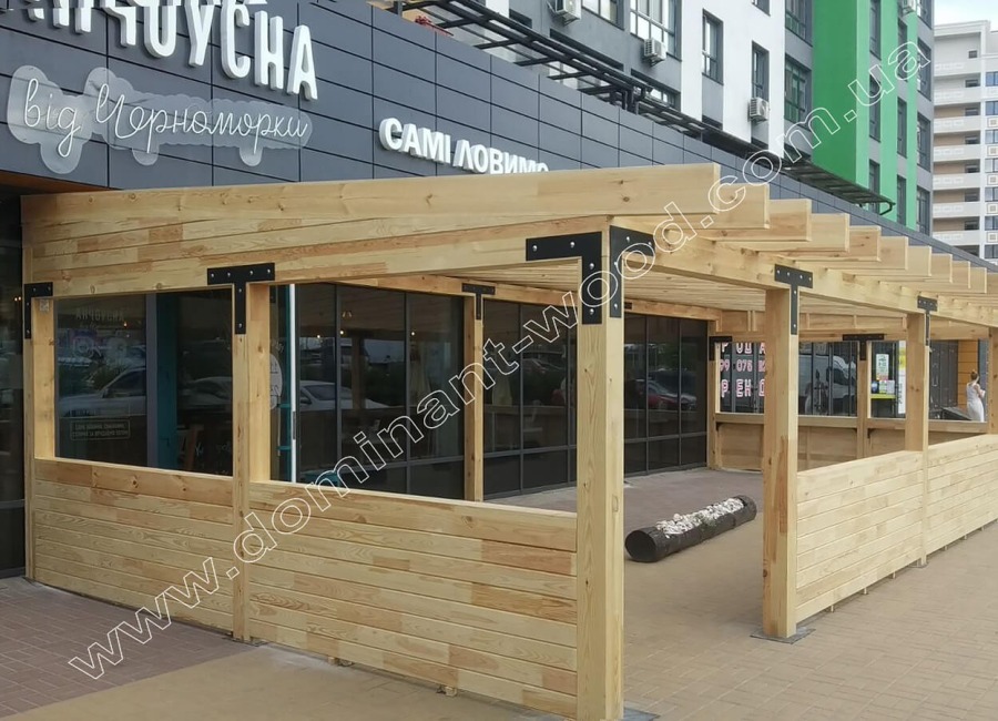 Дерев'яний навіс для кафе