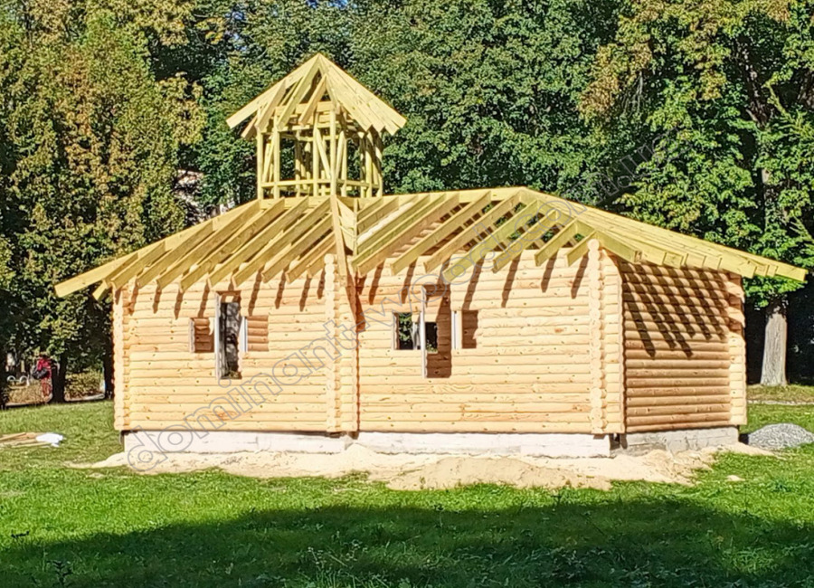 Куточок миру й молитви: історія однієї каплички